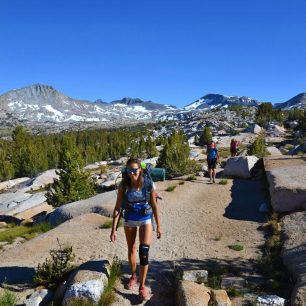 Sedlo nad jezerem Evelyn, Yosemite NP, USA