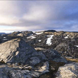 Trek k vyhlídce Trolltunga, Hardangervidda, Norsko