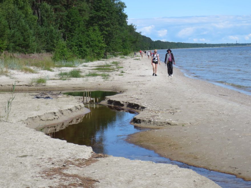 Pobřeží u městečka Kolka, Rižský záliv, Lotyšsko. Baltic Coastal Hiking Route