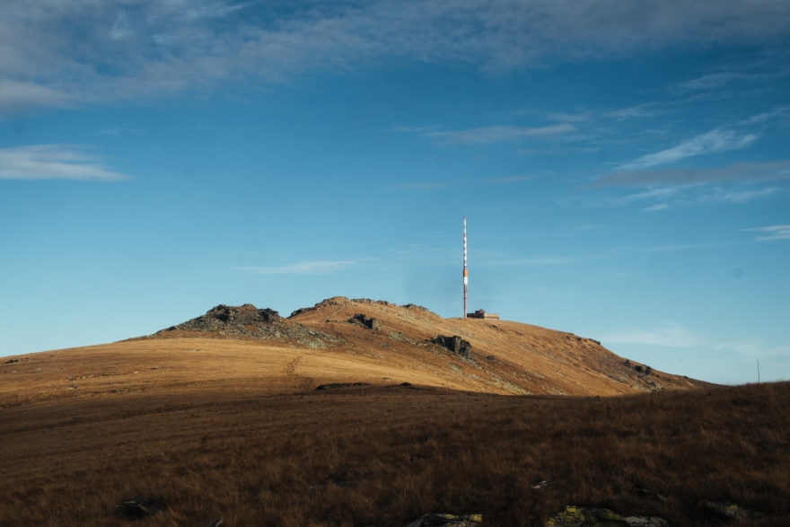 Vrchol Kráľova hoľa (1946 m) je východní výspou Nízkých Tater.