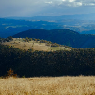 Západní část hřebene Nízkých Tater. Cesta hrdinů SNP. Slovensko.