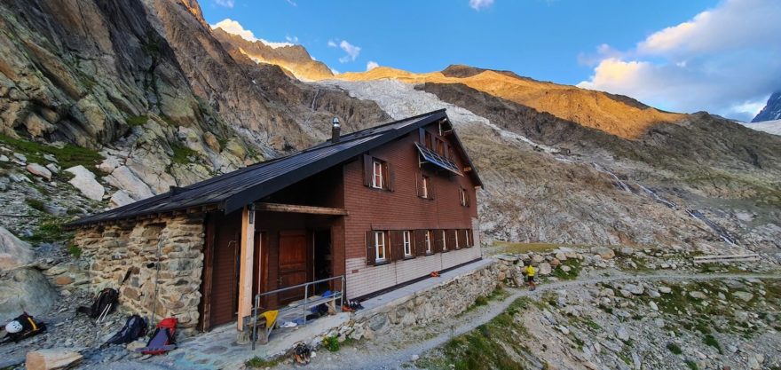 Náročný traverz čtyřtisícovek Schreckhorn a Lauteraarhorn ve Švýcarsku