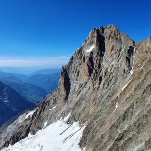 Náročný traverz čtyřtisícovek Schreckhorn a Lauteraarhorn ve Švýcarsku