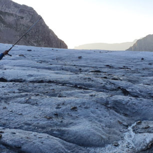 Náročný traverz čtyřtisícovek Schreckhorn a Lauteraarhorn ve Švýcarsku