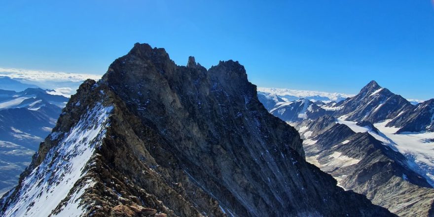 Náročný traverz čtyřtisícovek Schreckhorn a Lauteraarhorn ve Švýcarsku