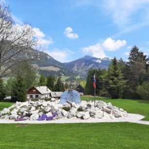 Bivak u Horolezeckého muzea (Slovenski planinski muzej, Slovenian Alpine Museum) v Mojstraně. V muzeu si můžete vyzkoušet, jaké je to zažít bouřku na Triglavu!