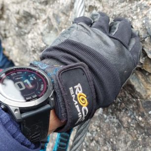 S hodinkami GARMIN FÉNIX 7X SOLAR je možno sledovat i lezení