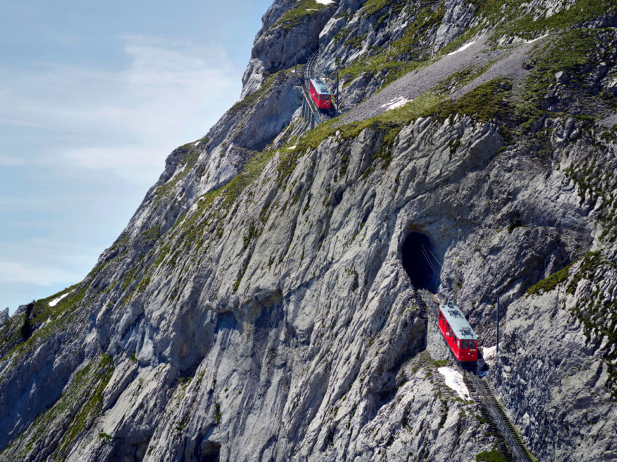 Zubačka na vrchol Pilatus je světový unikát. Foto Pilatus Bahnen AG