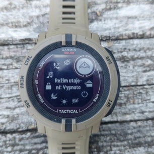 Při delším stisku tlačítka CTRL se objeví základní ovládací prvky - GARMIN INSTINCT 2 SOLAR TACTICAL EDITION