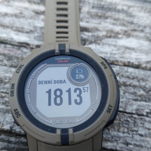 Při sledování aktivity si můžete nastavit i jako obrazovku Denní dobu - GARMIN INSTINCT 2 SOLAR TACTICAL EDITION