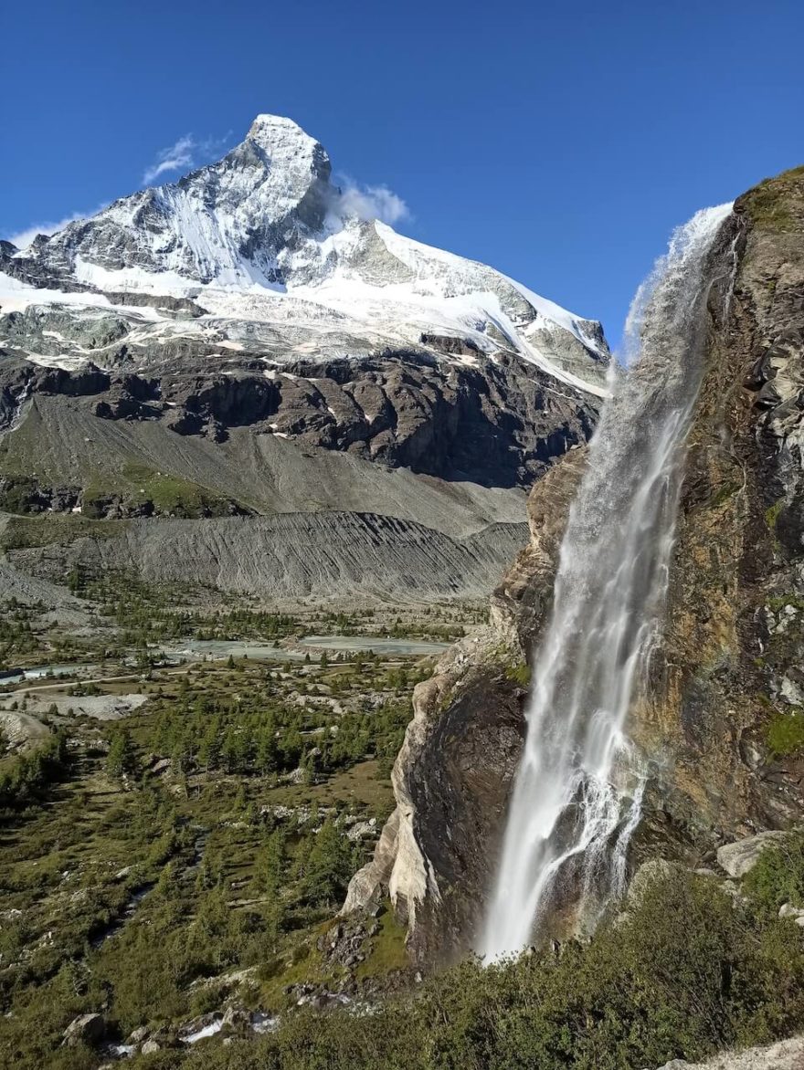 Výhled na Matterhorn na trase treku Tour de Suisse