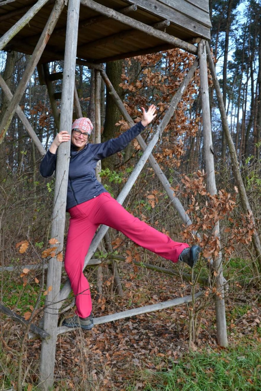 Kalhoty poskytují velkou volnost pohybu. Dámské outdoorové kalhoty Northfinder Mattie.