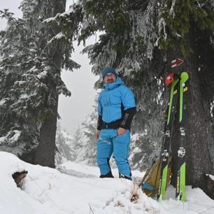 Bunda NORTHFINDER OHNISTE dobře sloužila na zateplení při přestávkách na lyžích