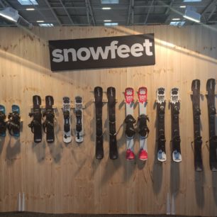 Snowfeet předvedla svou nabídku mini-lyží a ski-skate vybavení. ISPO 2022