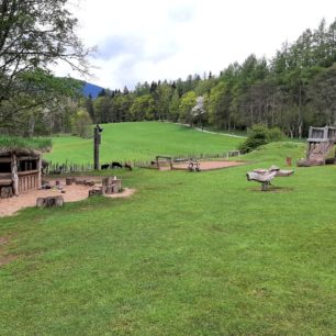 Farmapark Muchomůrka, zookoutek s hřištěm, Krkonoše.