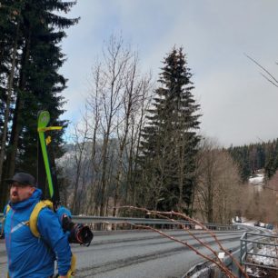 Ostrým tempem za sněhem v bundě Northfinder CHABENEC - Krkonoše