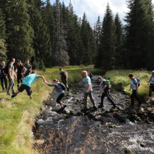 Bez brodění by to nebyla správná mokřadní exkurze, návrat vody na Šumavu