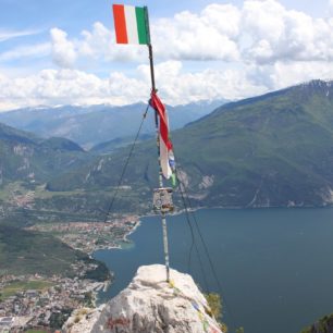 Ferata Amicizia nabízí krásné výhledy na Lago di Garda