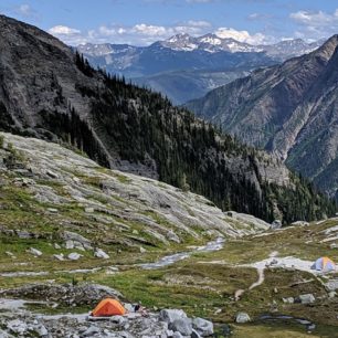 K přehřátí v outdoorovém prostředí může dojít např. ve stanu postaveném na slunném místě