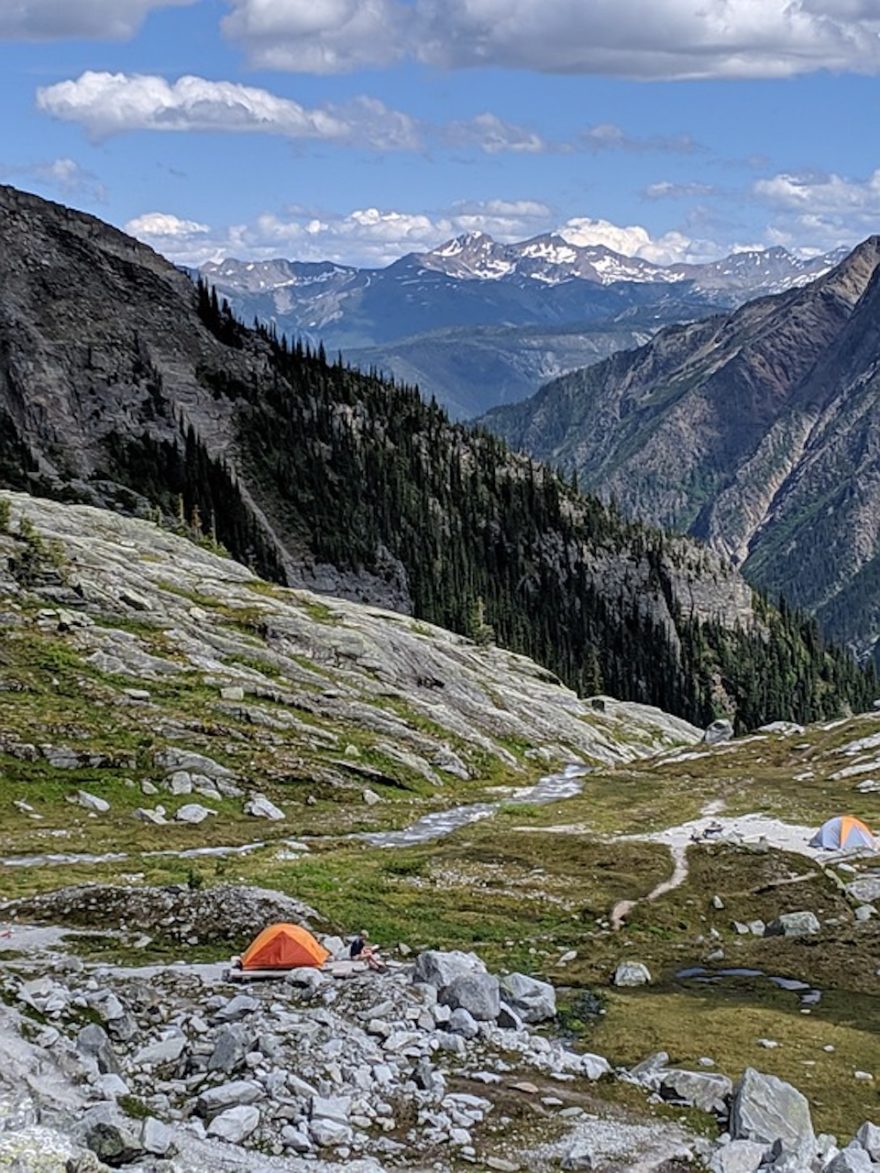 K přehřátí v outdoorovém prostředí může dojít např. ve stanu postaveném na slunném místě