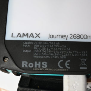 Kompletní parametry jsou přímo na těle powerbanky LAMAX JOURNEY 26800 mAh