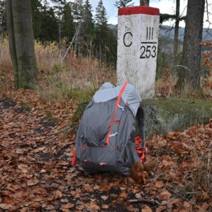 Zabalení batohu bez víka - odlehčení batohu FORCLAZ MT900 UL