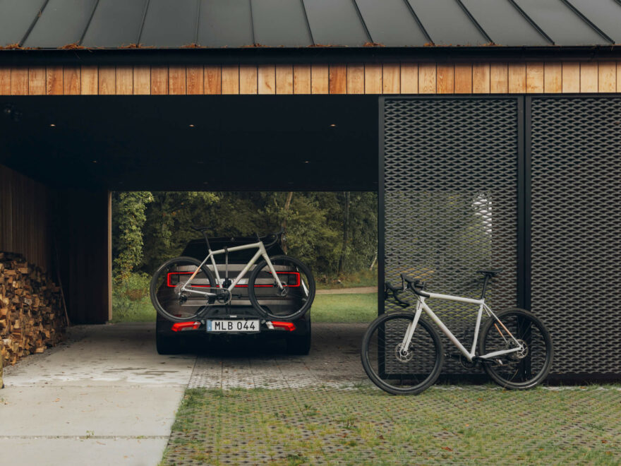 Thule Epos dokáže přepravit kola jakéhokoli typu a velikosti – ať už jde o horská kola, gravel kola nebo elektrokola.