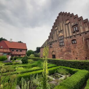 Historické centrum švédského města Ystad se zachovalou cihlovou architekturou