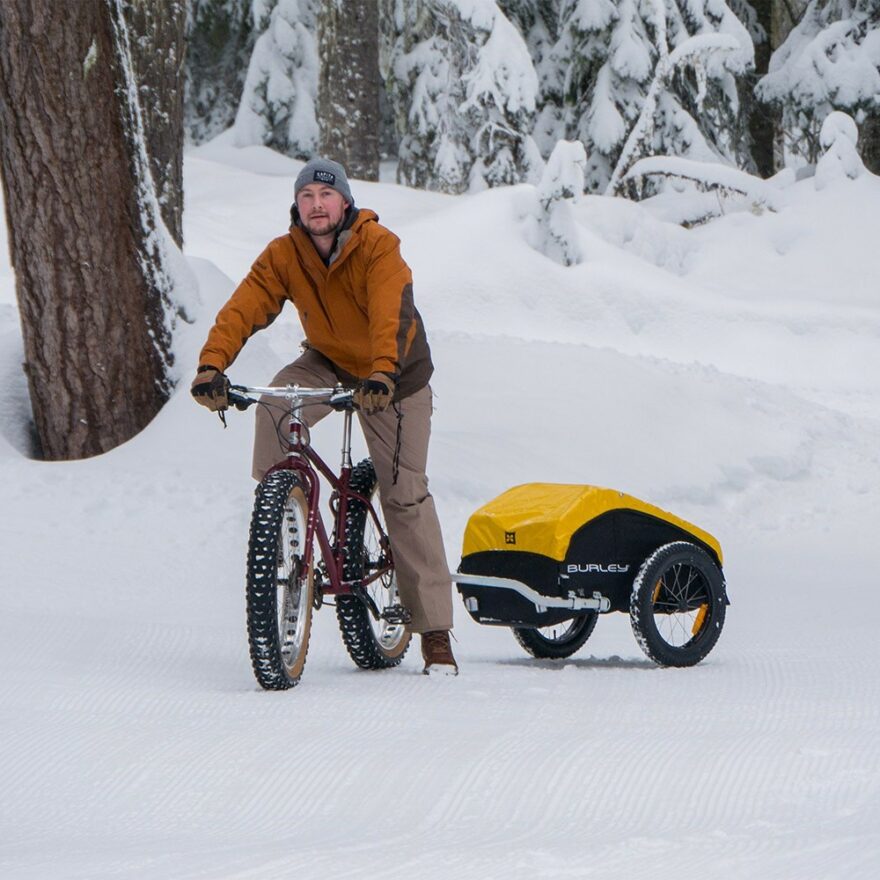 BURLEY Nomad: odolný nákladní vozík za kolo s nosností až 45 kg.