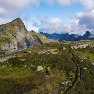 V Norsku je možné stanovat téměř kdekoliv, Lofoten traverse, přechod Lofot.