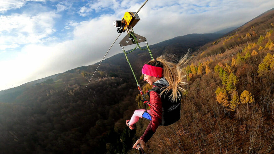 Nejdelší Zipline v ČR v areálu Klíny - 1400 metrů dlouhý přelet nad Šumenským údolím na protější kopec do krásné krušnohorské divočiny