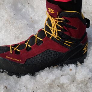 Na skále i na sněhu Garmont Tower Trek GTX dobře drží