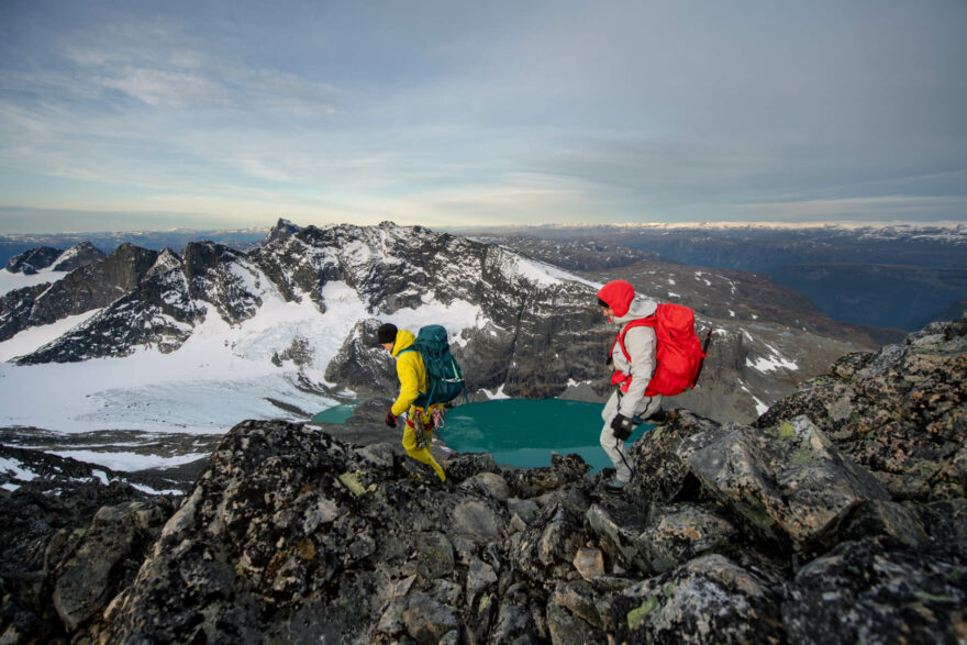 Prémiovou řadu Helly Hansen Odin, určenou do drsných vysokohorských podmínek, testovali horští vůdci z celého světa.