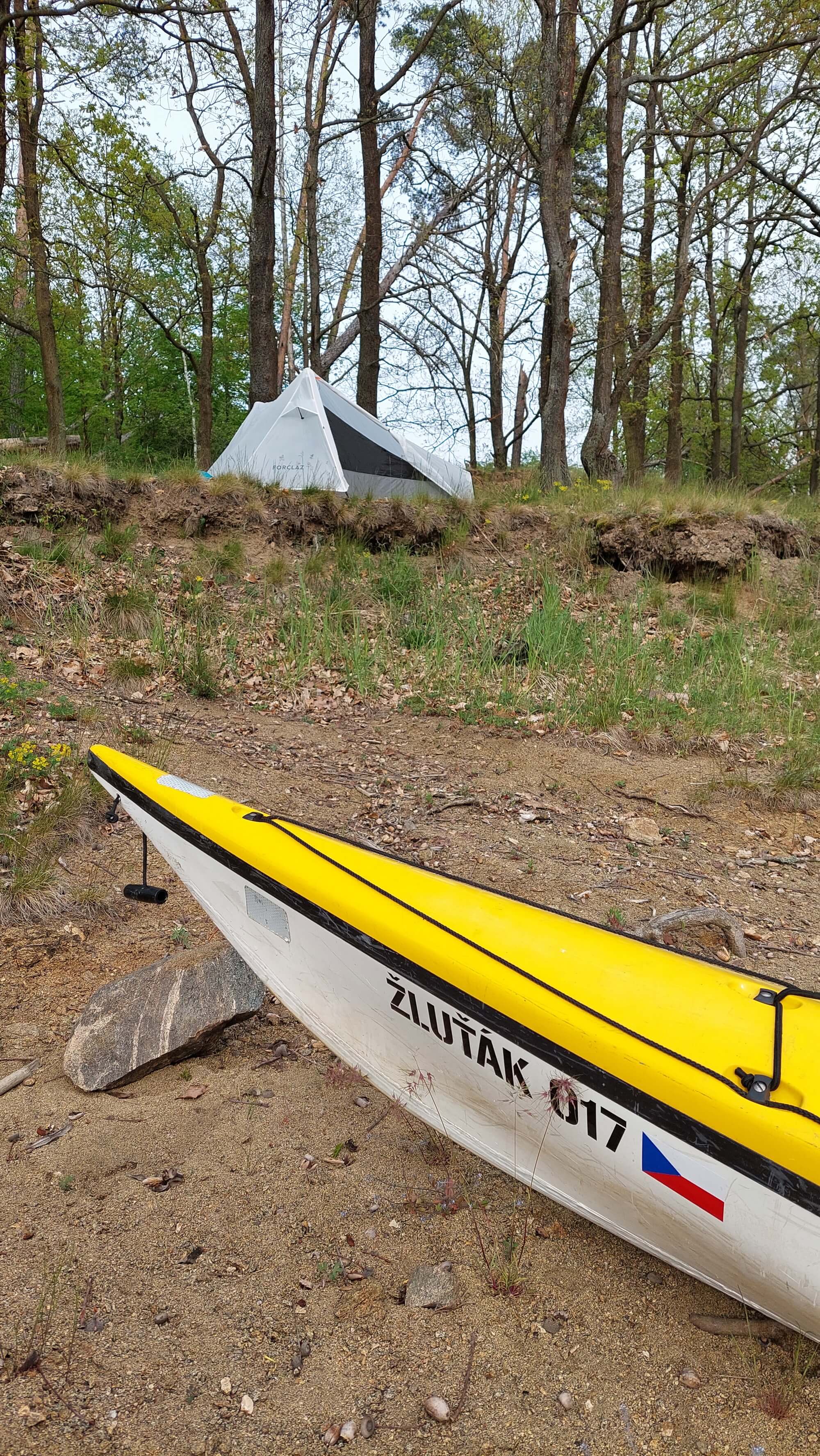 FORCLAZ TARP MT 900 na Orlíku poskytoval útočiště 5 dnů a 4 noci