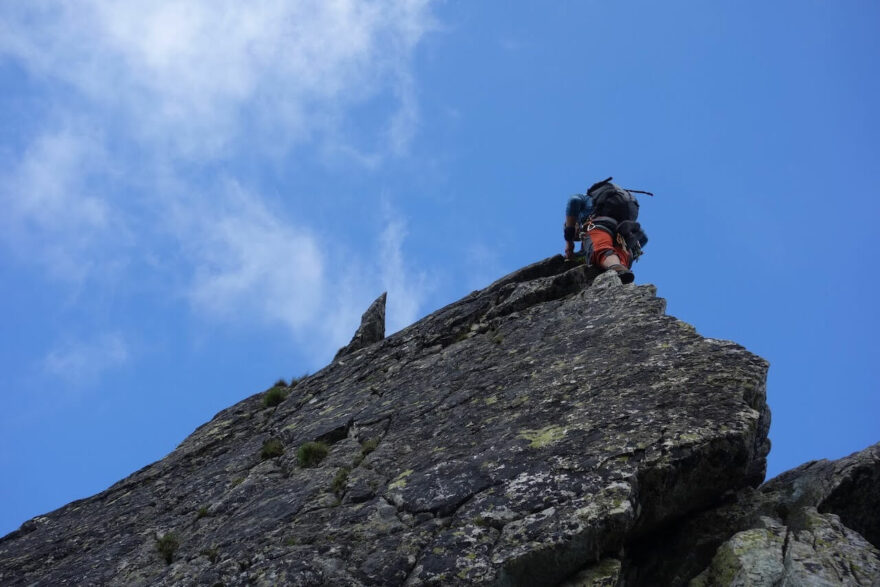 Hrana stále ubíhá, strmost už je příznivější a je zde cítit blízkost vrcholu Žabí kôň (2 291 m n.m.), Slovensko