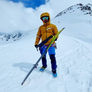 S bundou NORTHFINDER DRACI příprava na sjezd během HAUTE ROUTE