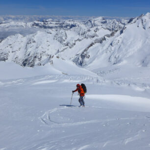 Diechterhorn je třítisícový vrchol vhodný ke skialpové túře, Švýcarské Alpy