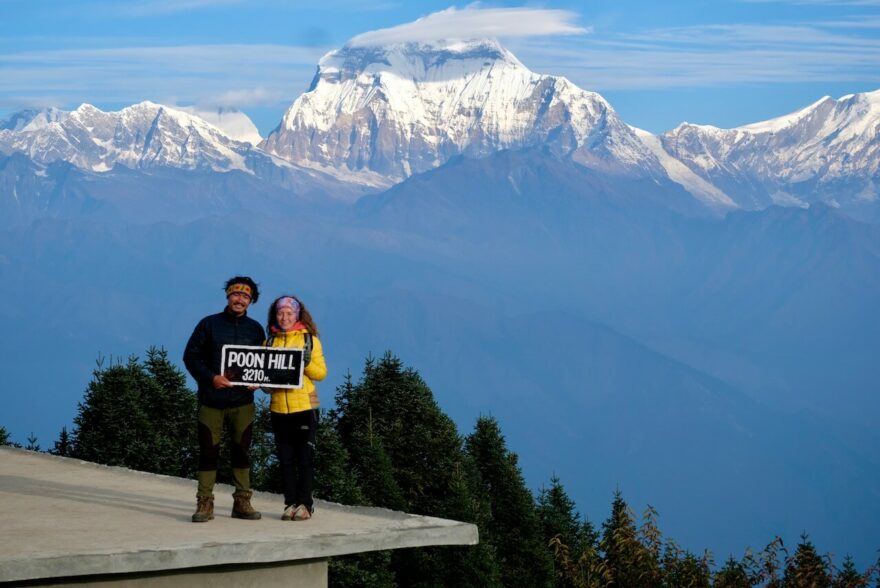 Poon Hill trek neboli Annapurna panorama trail je z jmenovaných treků nejjednoduší. Nabízí množství kulturních vjemů a zemědělské krajiny, navíc budete denně procházet vesničkami, kde to skutečně žije