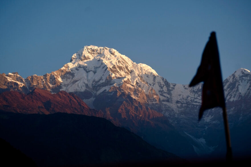 Poon Hill trek neboli Annapurna panorama trail je z jmenovaných treků nejjednoduší. Nabízí množství kulturních vjemů a zemědělské krajiny, navíc budete denně procházet vesničkami, kde to skutečně žije