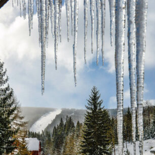 Zimní Krkonoše lze přejít na na běžkách, backcountry lyžích nebo na skialpech