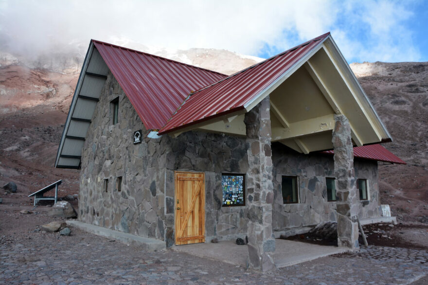 Horský přístřešek Refugio Whymper ve výšce 5 030 metrů, Ekvádor