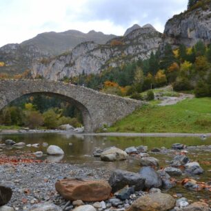 Údolí Bujaruelo, Pyreneje, Španělsko.