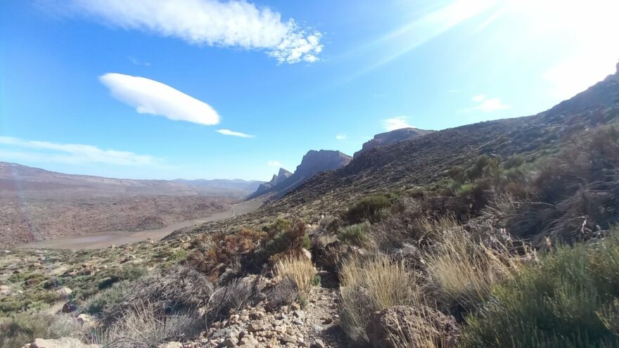 Hrana velkého kráteru, výstup na vyhlídkový vrchol Guajara, Tenerife, Kanárské ostrovy.