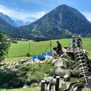 Wasserspielepark Fallbach – velké hřiště s řadou vodních prvků přímo pod nejvyšším vodopádem Korutan.