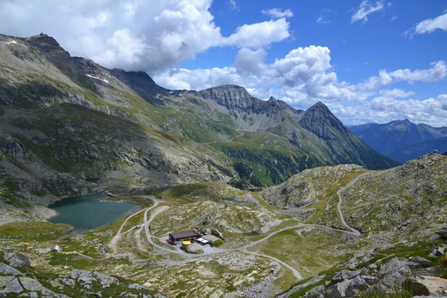 Výšlap k Weissee z mezistanice lanovky k Mölltalskému ledovci ve Vysokých Taurách. Alpy, Korutany, Rakousko.