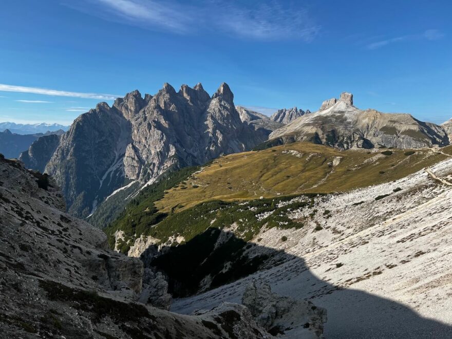 Ferrata Giovanni Lipellav Itálii na krásné hoře Tofana di Rozes.