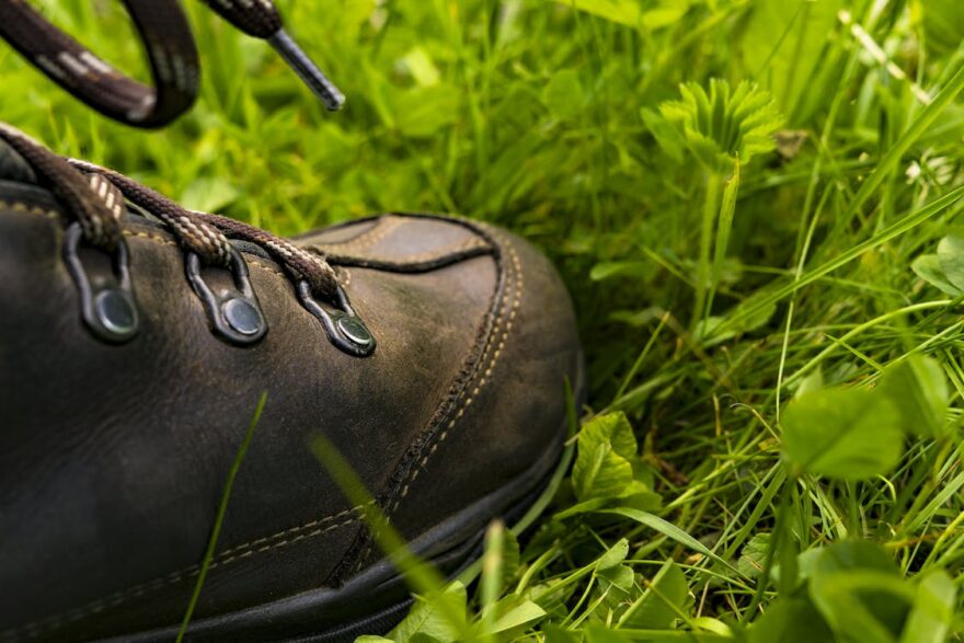 Barefoot nebo klasické pohorky – co je lepší na turistiku?