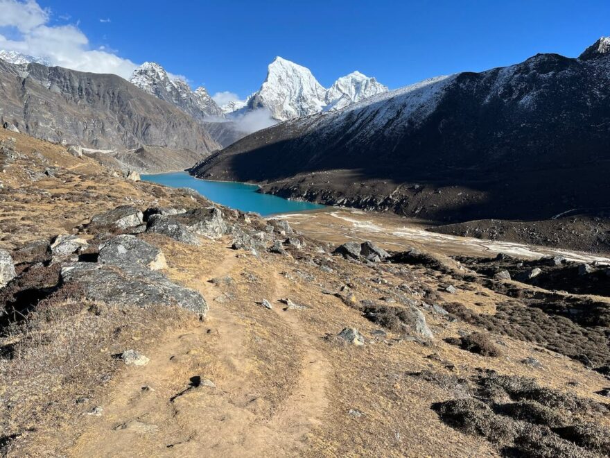 Úchvatná oblast Gokyo s tyrkysovými jezery, Everest Base Camp trek