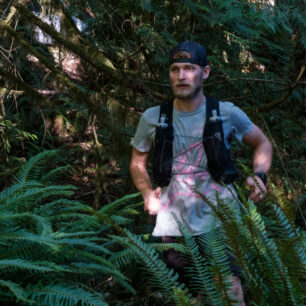 David Kaplan uběhl 9 maratonů za 9 dnů přes kanadský Vancouver Island pro Lékaře bez hranic