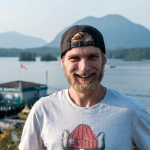 9 maratonů za 9 dní: David Kaplan přeběhl kanadský ostrov Vancouver od oceánu k oceánu pro dobrou věc.